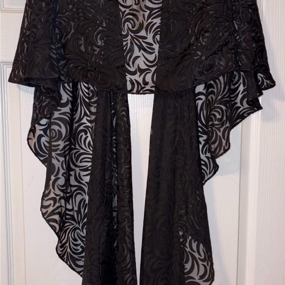 Elegant Black Lace Women’s Shawl